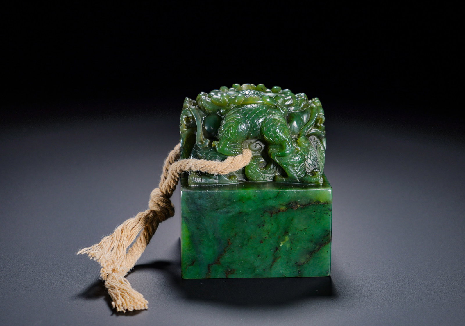 QING HETIAN JADE INTERLOCKING DRAGON BUTTON JADE SEAL - 5