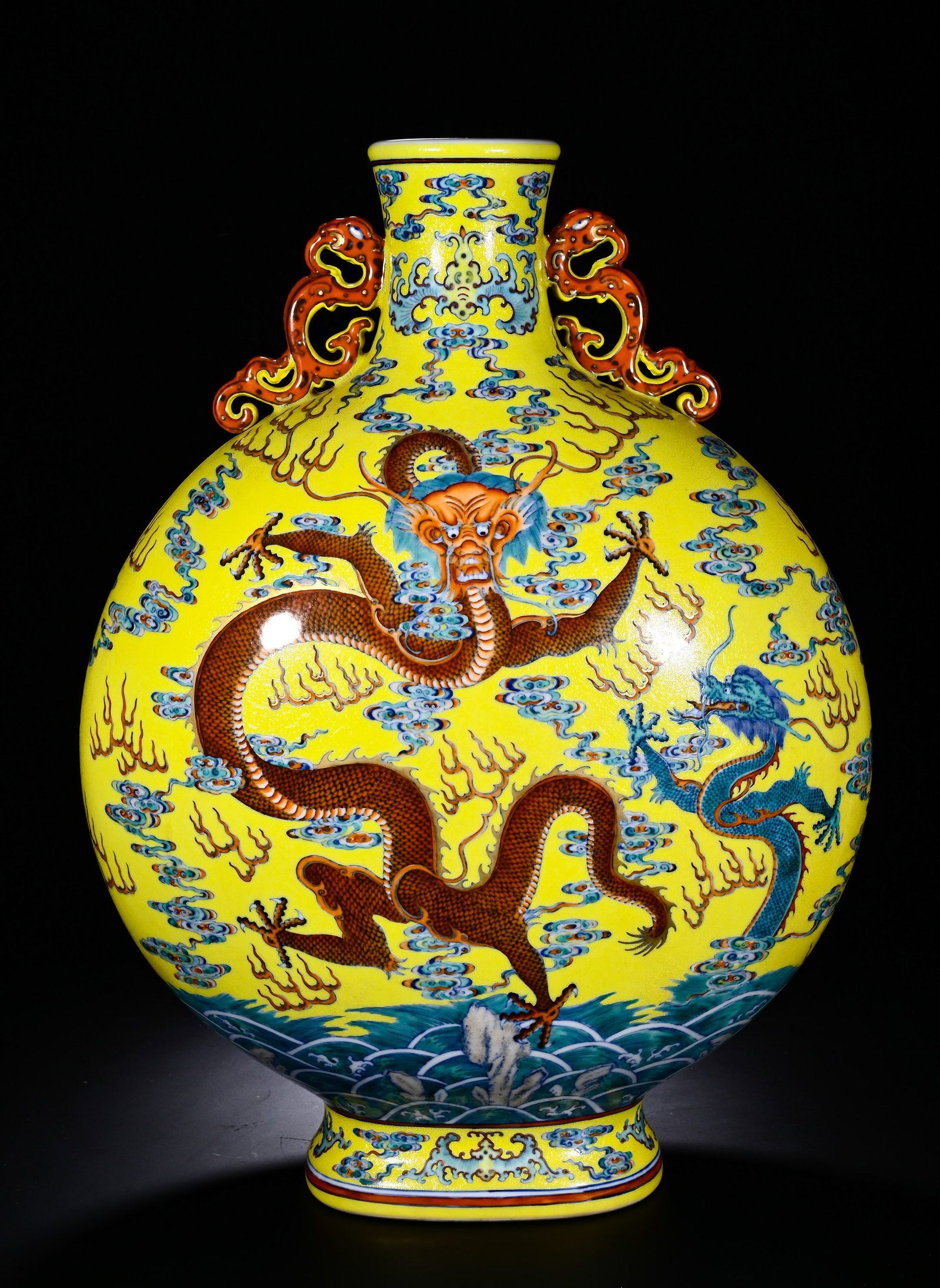 A LARGE FLAT VASE WITH YELLOW GROUND, PINK COLOR, SEA WATER, DRAGON PATTERN AND CHILONG EAR (1 of 8)