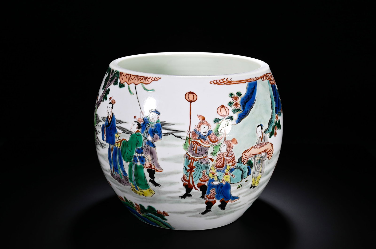 QING KANGXI MULTICOLORED FIGURE STORY SCROLL JAR (1 of 6)