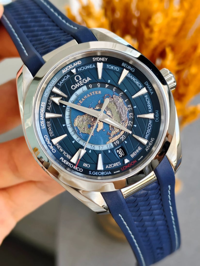 Omega Seamaster Aqua-Terra Worldtimer, Stainless-Steel, Ref. 220.12.43.22.03.001, Men's Wrist-Watch: D:43mm