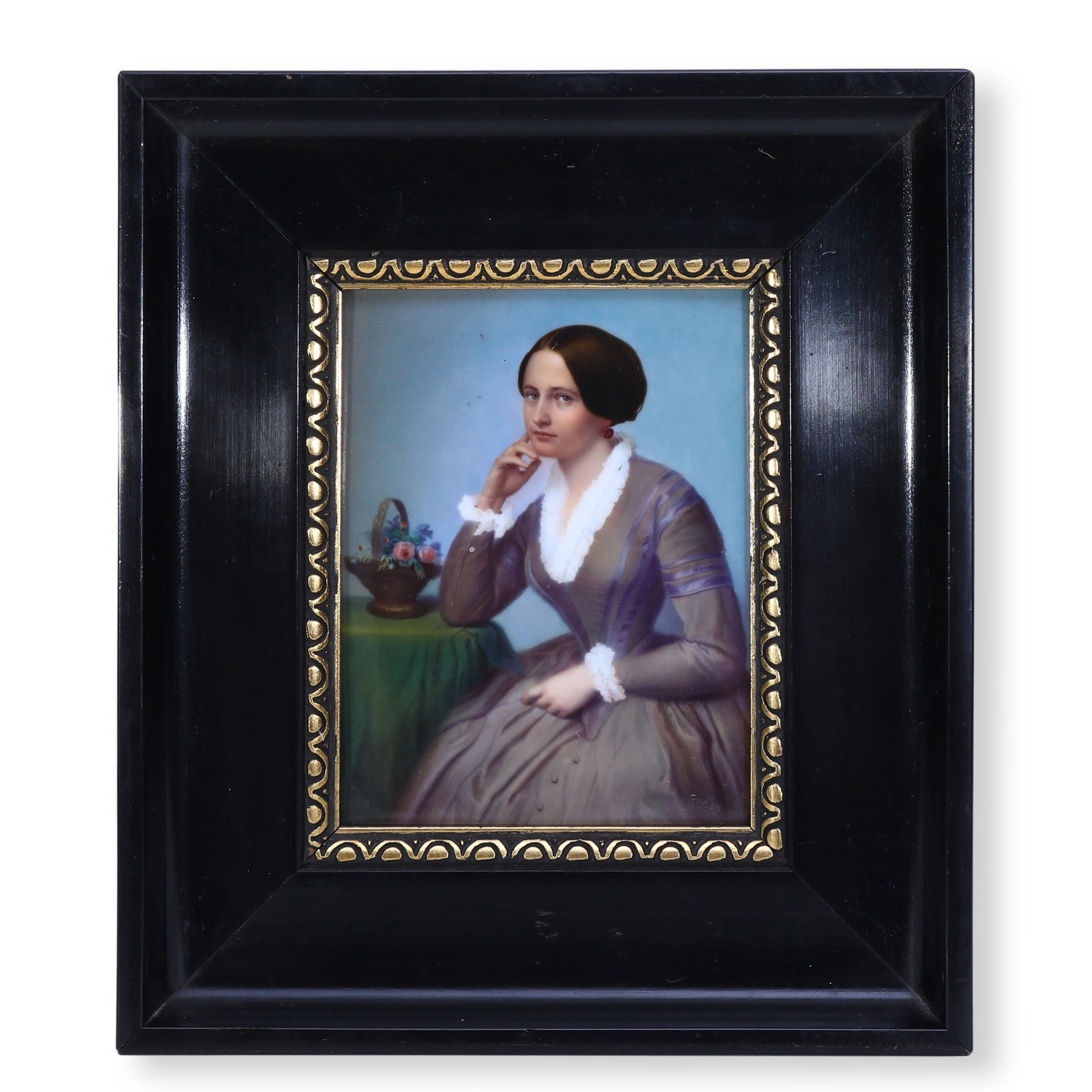 19th Century Porcelain Plaque Portrait of European Noble Lady: 22.5*19.3cm/12.5*9.5cm Bust portrait of a Victorian-era noble lady from the 19th century, with center-parted short curly hair, a purple fitted gown and white lace collar, alongside a flower basket pla