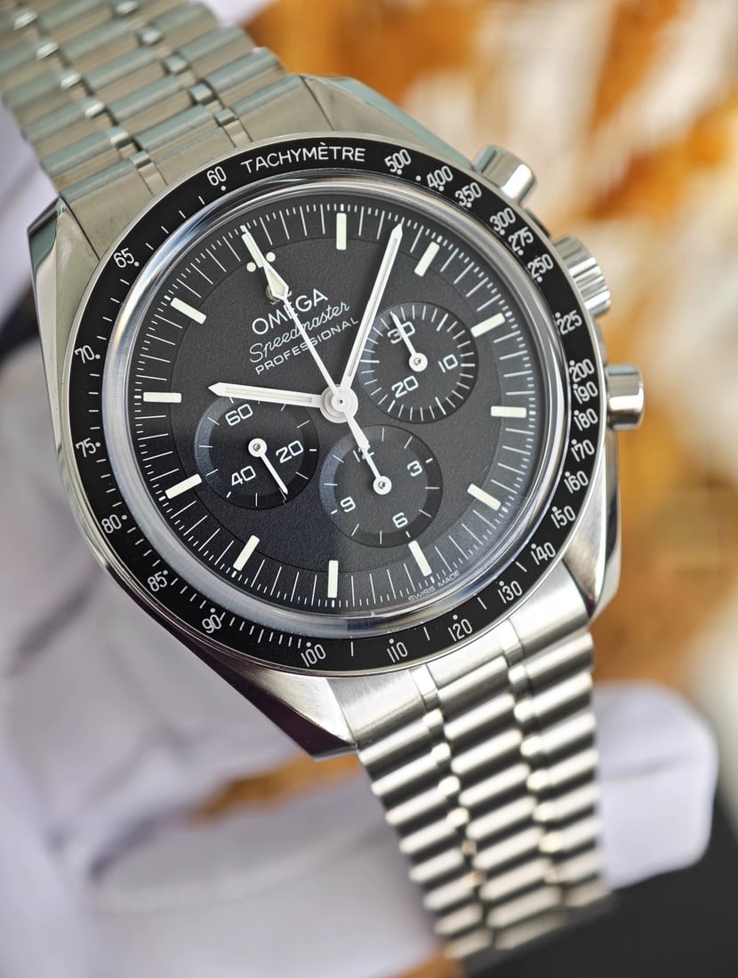 Omega Speedmaster Moonwatch, Ref. 310.30.42.50.01.002, Men's Wrist-Watch: D:42mm