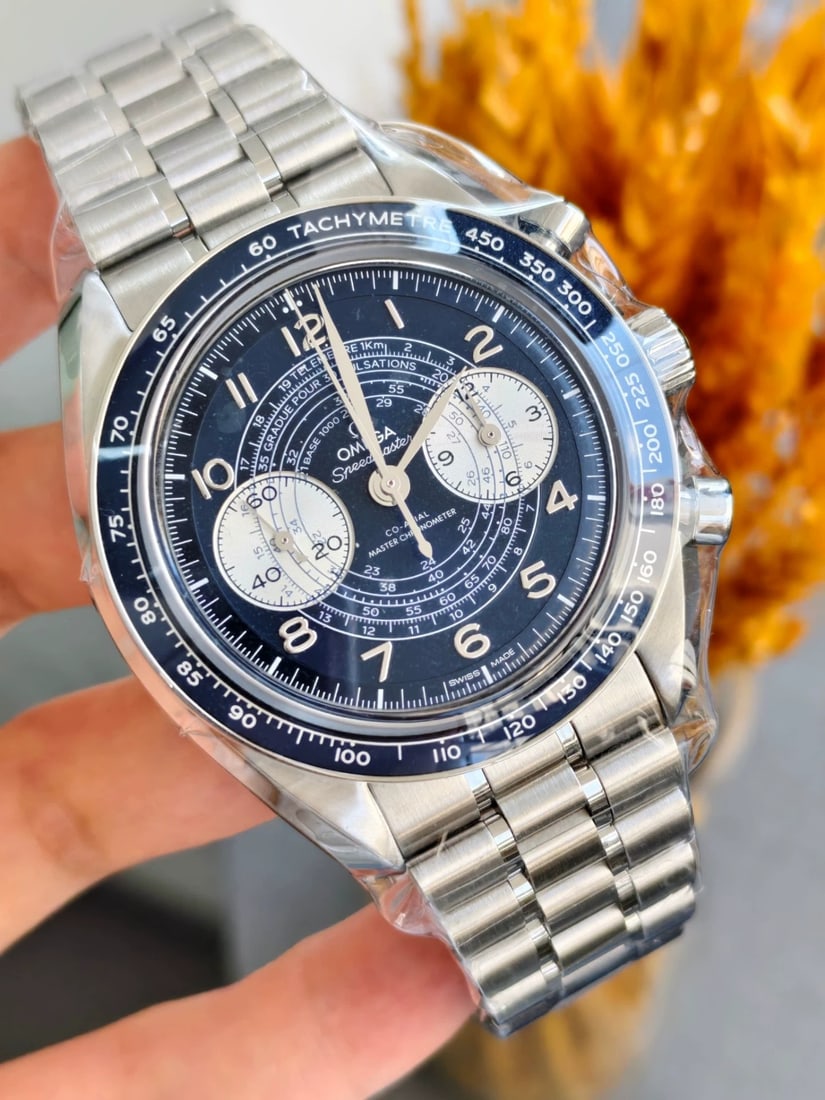 Omega Speedmaster Chronoscope, Ref. 329.30.43.51.03.001, Men's Wrist-Watch: D:43mm
