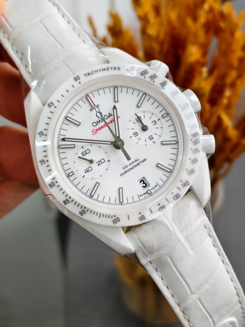 Omega Speedmaster "White Side of the Moon", White-Ceramic, Ref. 311.93.44.51.04.002, Men's: D:44.25mm
