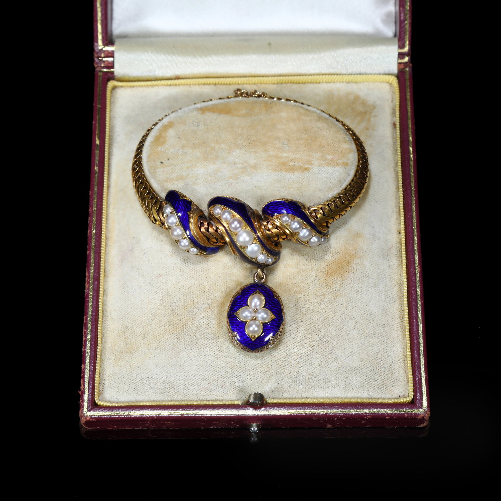 Victorian Court-Style 15K Gold Woven Chain Bracelet with Blue Enamel and Natural Pearls: Inner Length:17.5cm Wt:30.69g