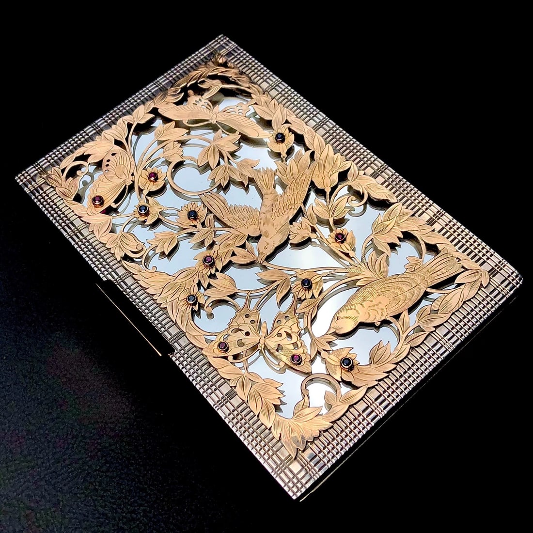 20th Century French Boucheron Art Deco Oriental Rose Gold, Ruby, Sapphire and Silver Vanity Box: 13*8.5*1.8cm Wt:314.5g Made by Boucheron.Manufactured in Paris, France, early to mid-20th century.Art Deco style with Chinoiserie motifs.Merging Eastern and Western cultures, with openwork line-engrav