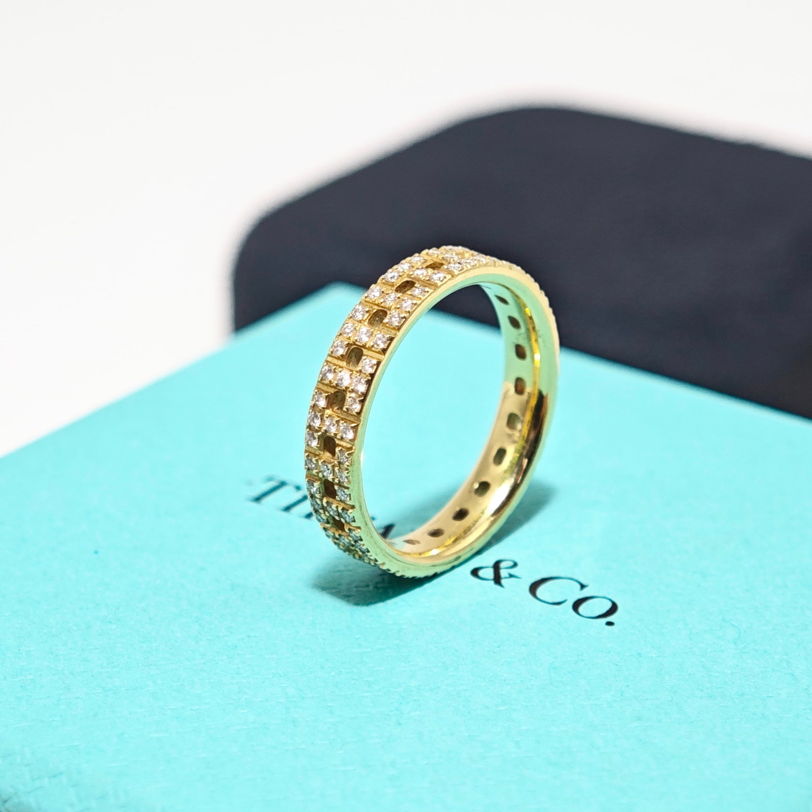 Tiffany & Co. Open-Work Diamond Ring, 18K Yellow Gold: Ring size EU-47