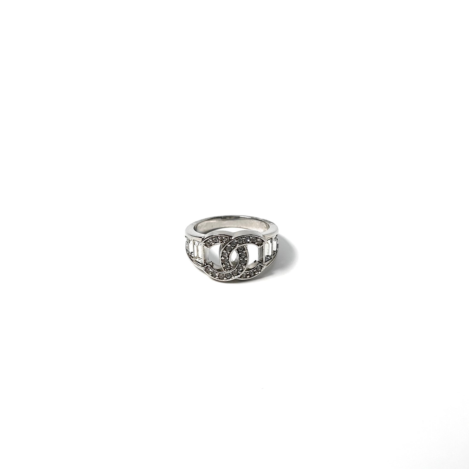 Chanel Model-26V, Crystal-Encrusted Interlocking-CC Ring - 2