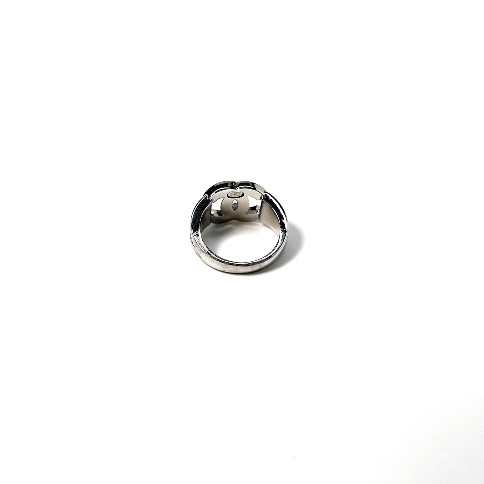 Chanel Model-26V, Crystal-Encrusted Interlocking-CC Ring - 4