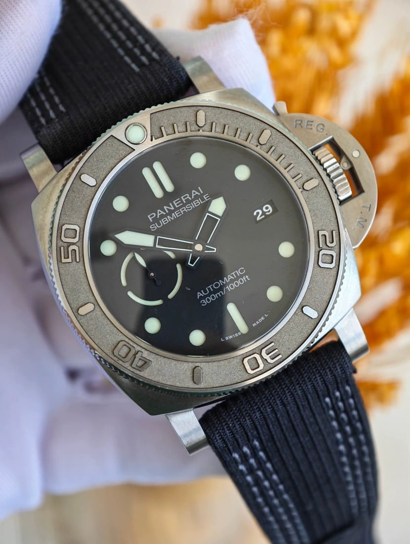 Panerai Submersible, Titanium Case & Bezel, Ref. PAM00984, Men's Wrist-Watch: D:47mm