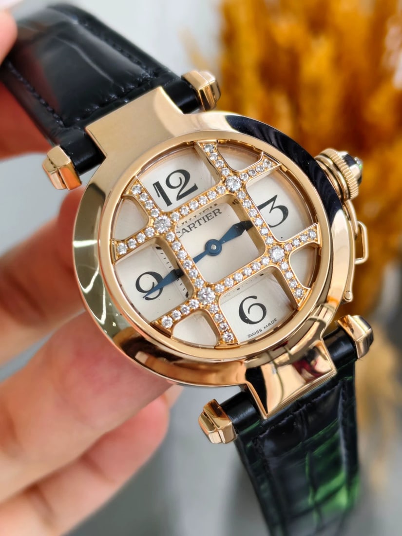 Cartier Pasha, 18K Rose Gold, Diamond-Set, Ref. WJ11913G, Ladies' Wrist-Watch: D:32mm
