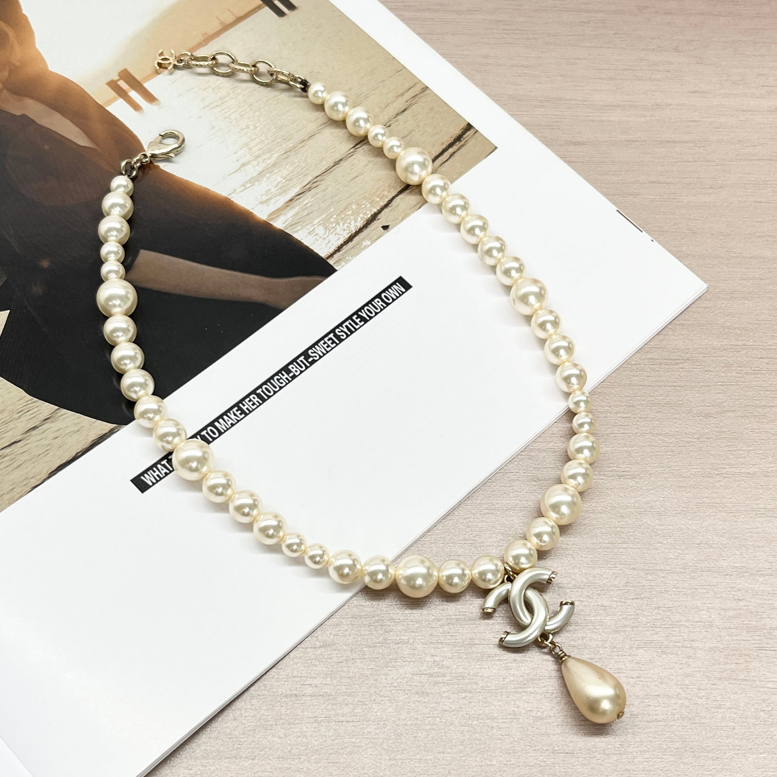 Chanel Vintage Graduated-Pearl Necklace, Interlocking-CC & Teardrop-Pearl Pendant: Chain Length:41cm