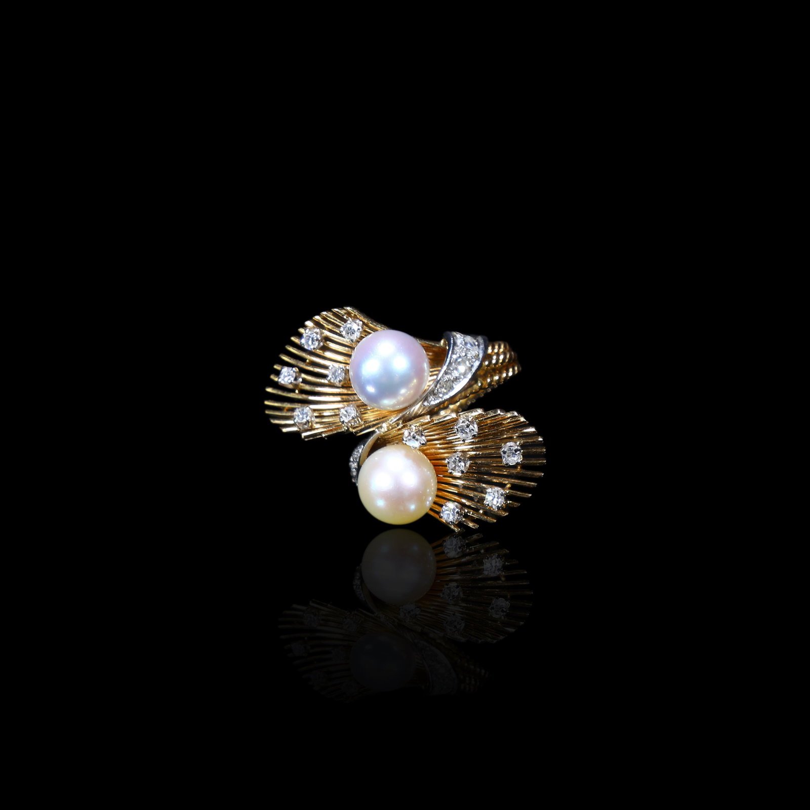 18K Gold Ring set with Pearls and Diamonds (1 of 5)