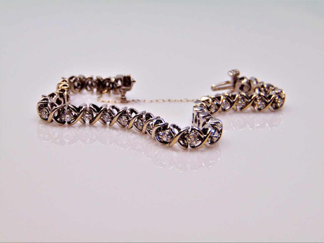 Over 3 carats of Diamonds in this X-link Tennis (1 of 5)