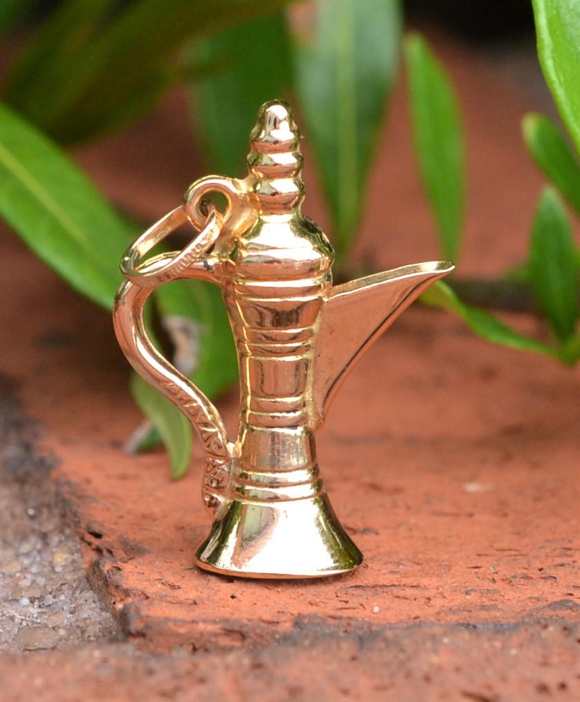 18 KT Genie Lamp Charm or Pendant (1 of 2)