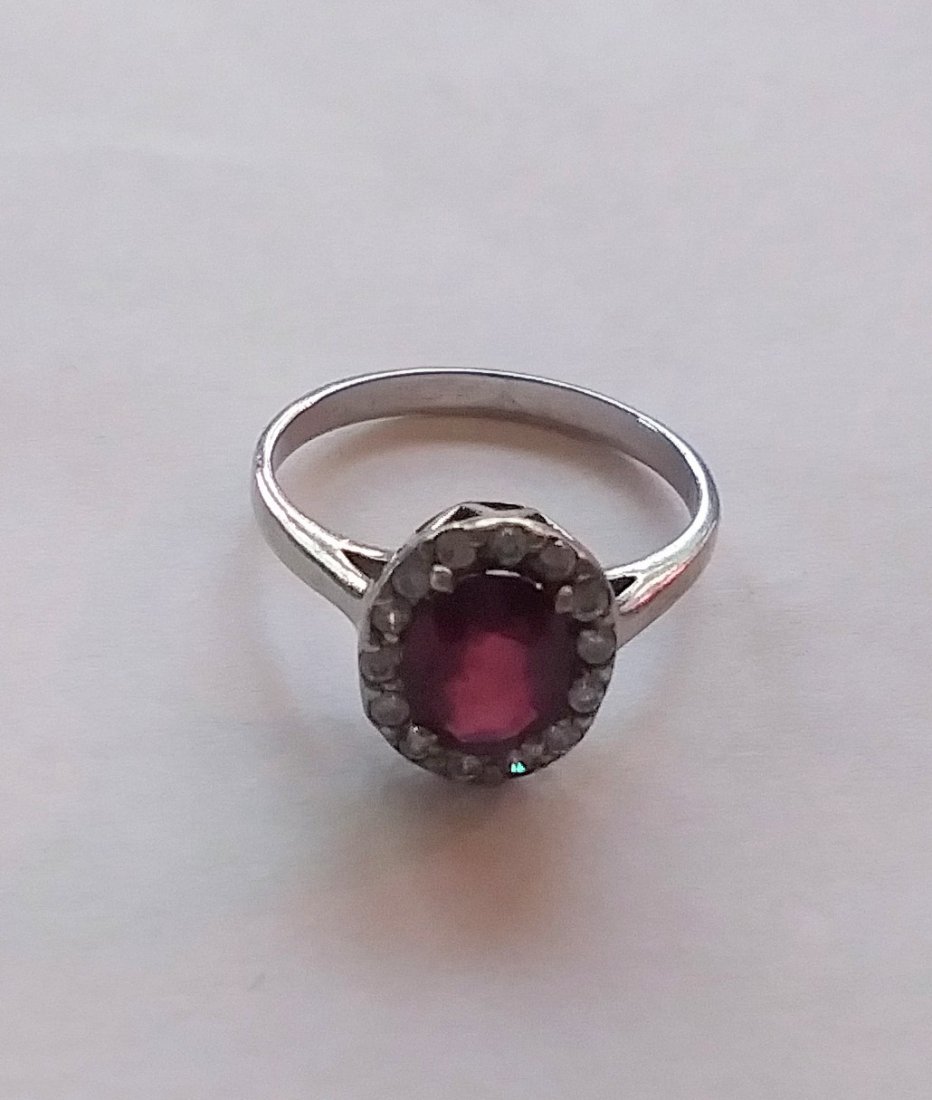 Sterling silver Garnet stoned ring CZ accents size 7 (1 of 4)