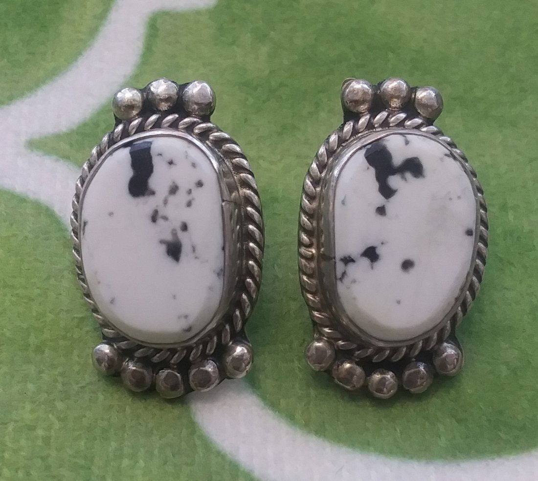 Native American Sterling Silver White Buffalo BENALLY (1 of 3)