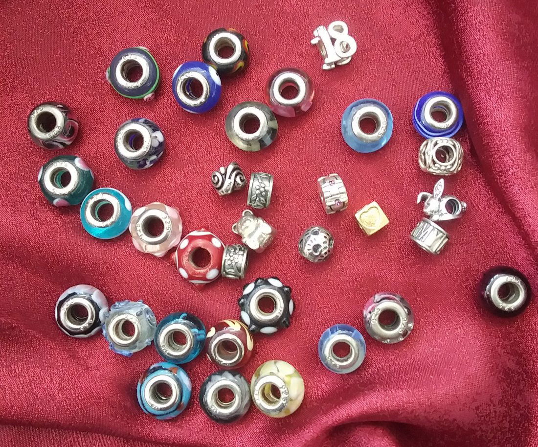 Lot of 38 Pandora style Charms Sterling and Murano glas: Lot of 38 Pandora style Charms Sterling and Murano glass CHAM, 925, Etc