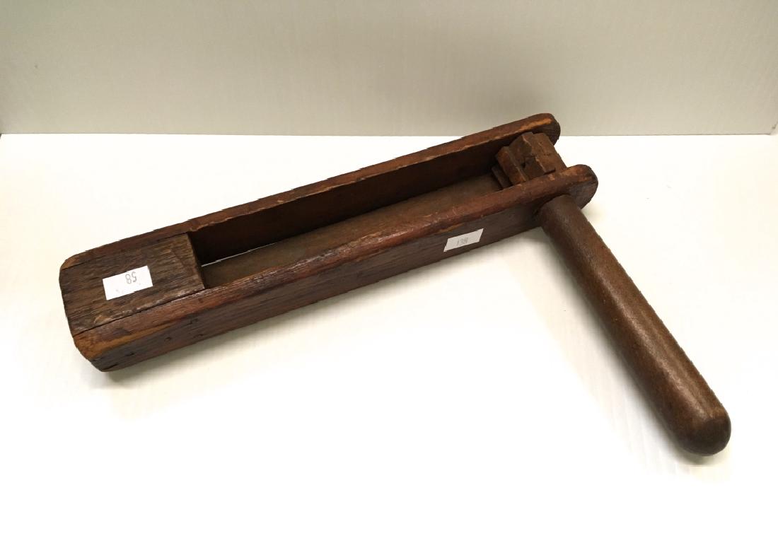 PRIMITIVE HAND MADE NOISE MAKER (1 of 5)