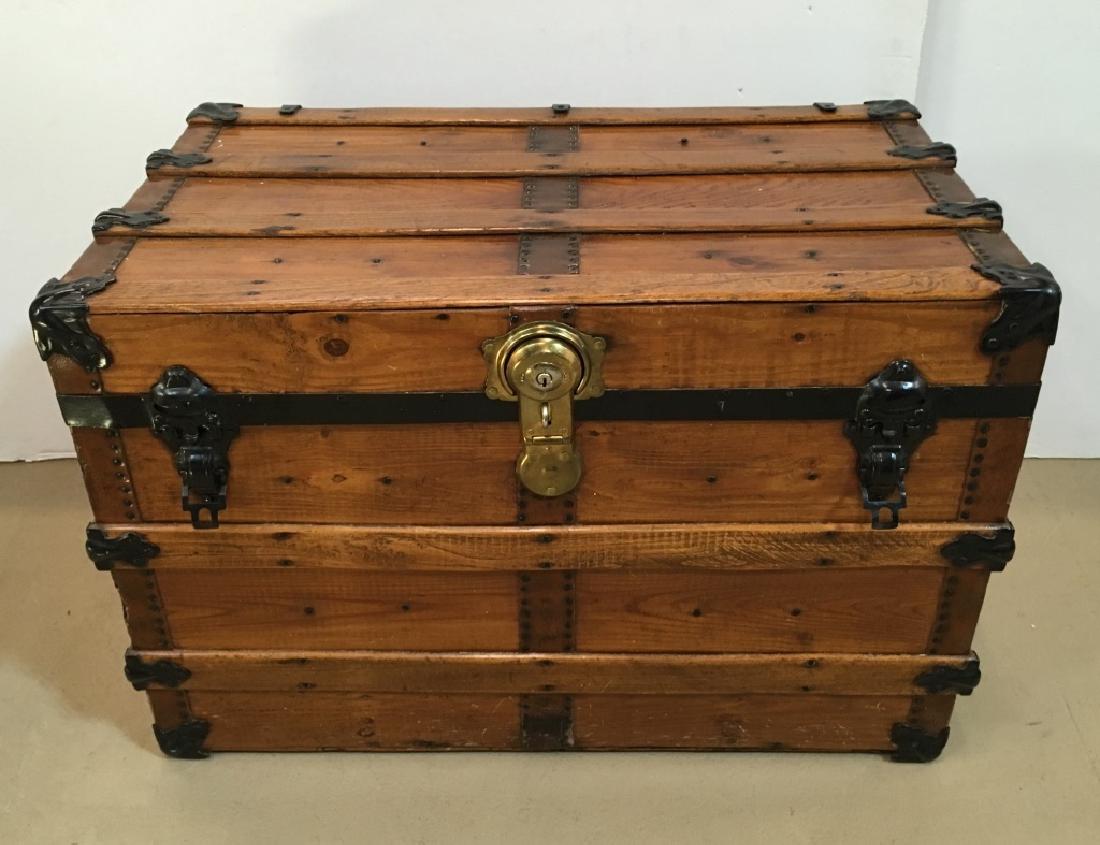 ANTIQUE STEAMER TRUNK (1 of 7)