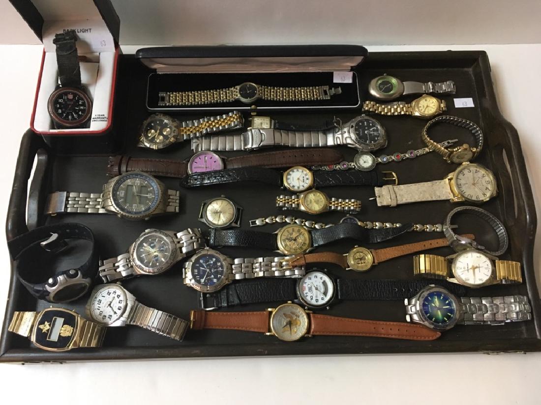 TRAY LOT OF VINTAGE & CONTEMPORARY WATCHES: 28 watches - includes Gruen, Seiko, De Bon, Fendi, Elgin, Lorus, Lord Nelson, Fossil plus others. Not tested.