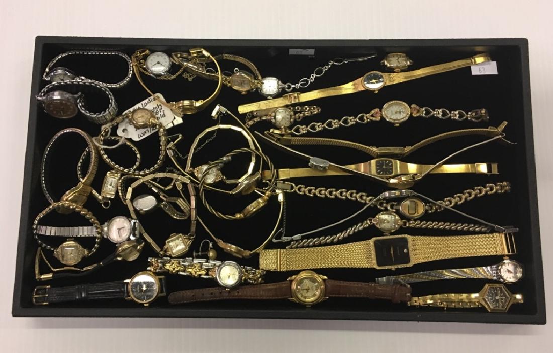 TRAY LOT OF WRIST WATCHES: 34 watches - includes vintage & contemporary - Hamilton, Elgin, Lorus, Seiko, Waltham, Bulova plus others. Not tested.