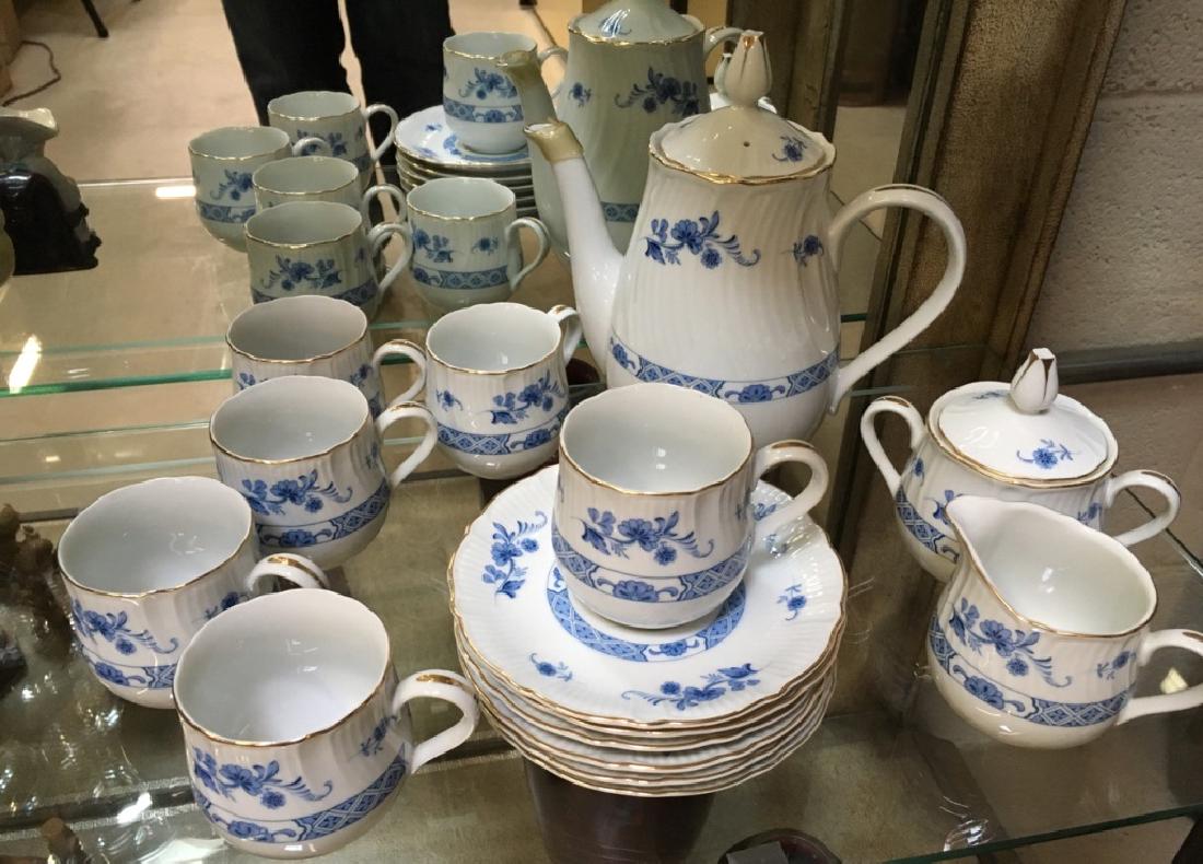 9 PC JAPANESE PORCELAIN TEA / COFFEE SET (1 of 5)