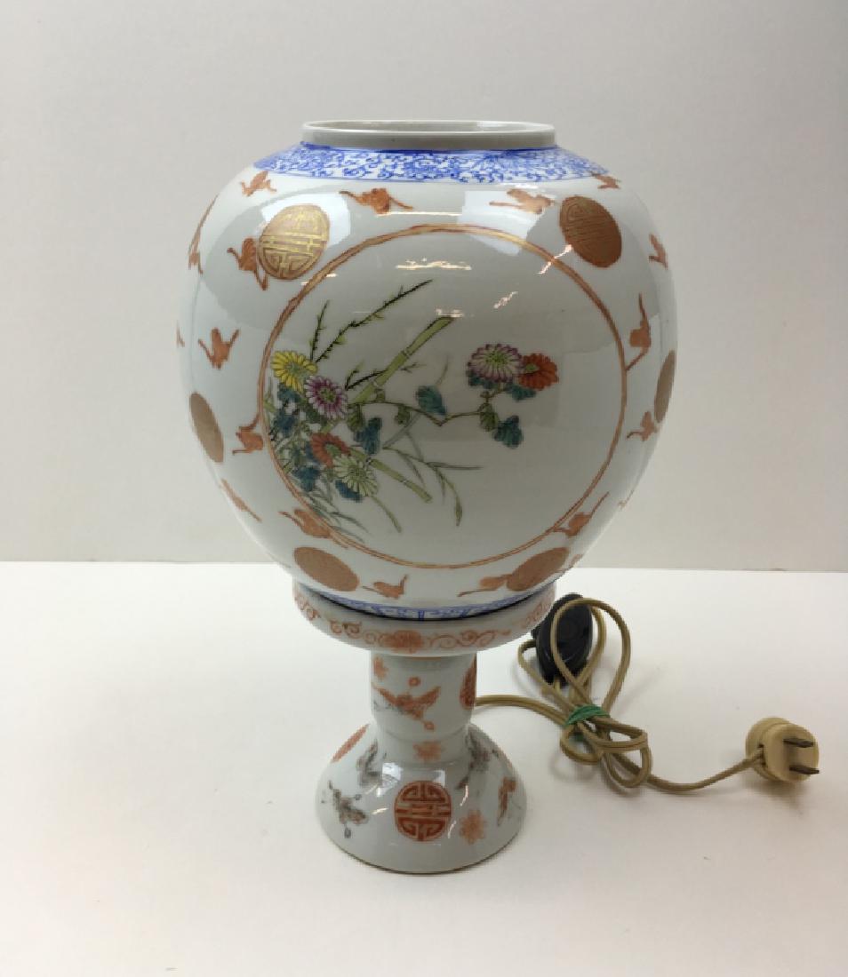 HAND PAINTED CHINESE PORCELAIN LAMP (1 of 9)