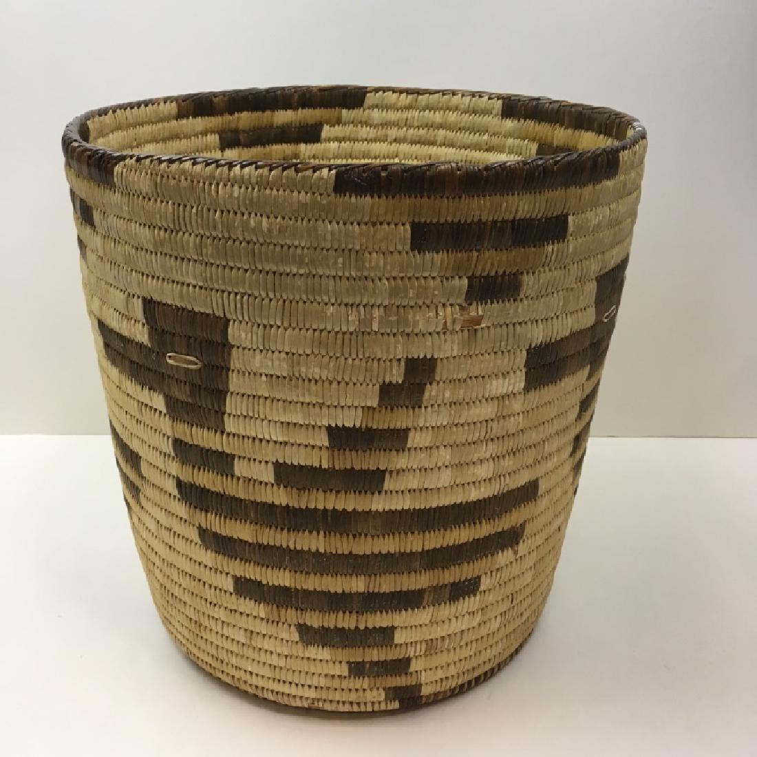 LARGE NATIVE AMERICAN HAND MADE FIGURAL BASKET (1 of 6)