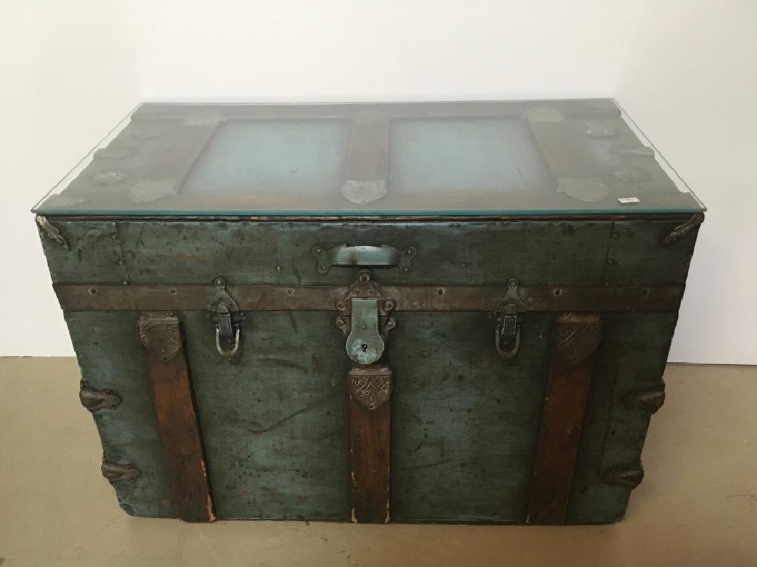 ANTIQUE STEAMER TRUNK (1 of 7)