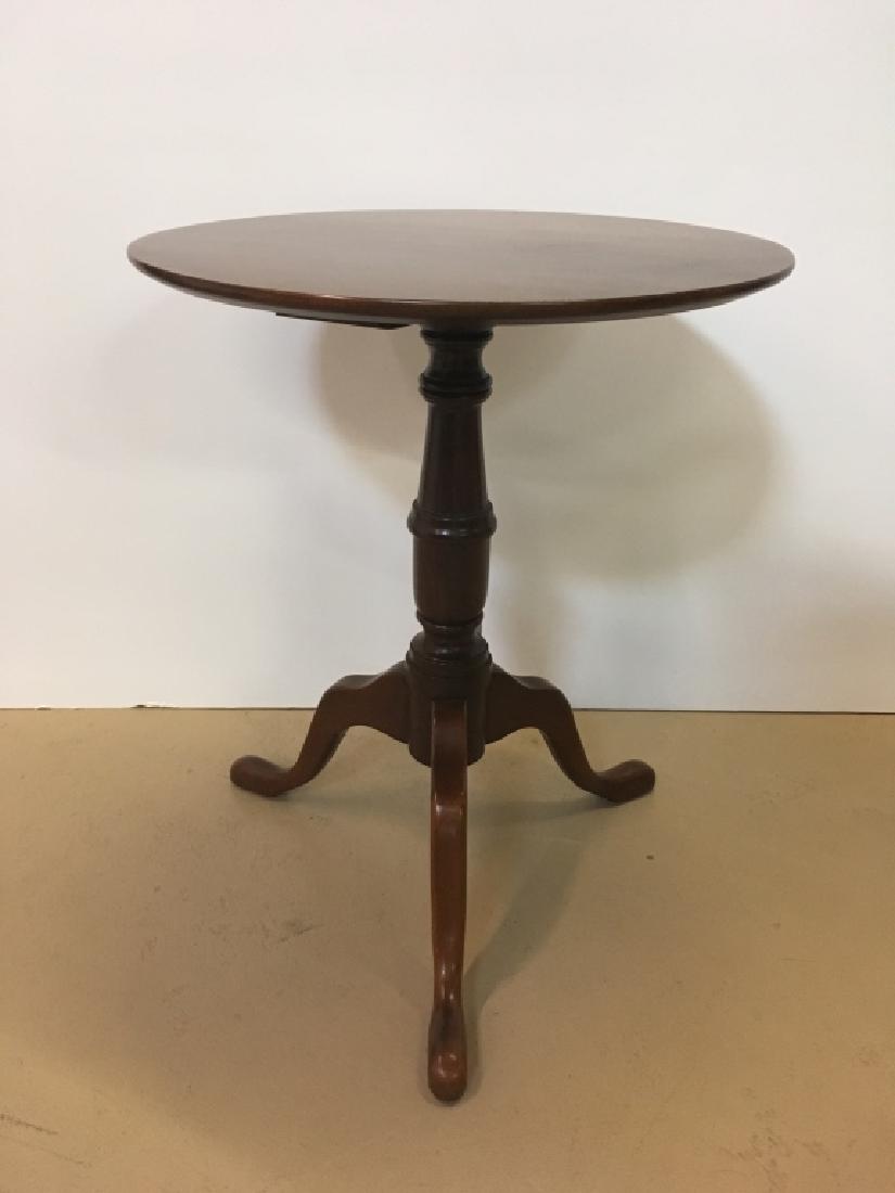 MAHOGANY QUEEN ANNE STYLE TEA TABLE (1 of 4)