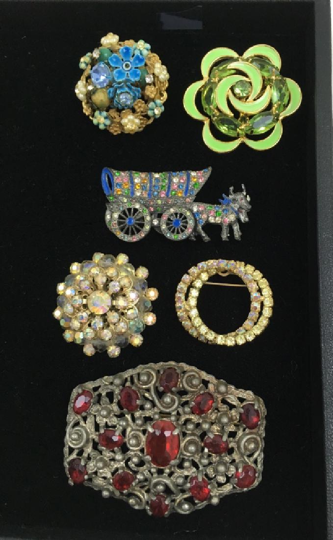 6 VINTAGE COSTUME JEWELRY BROOCHES / PINS (1 of 5)