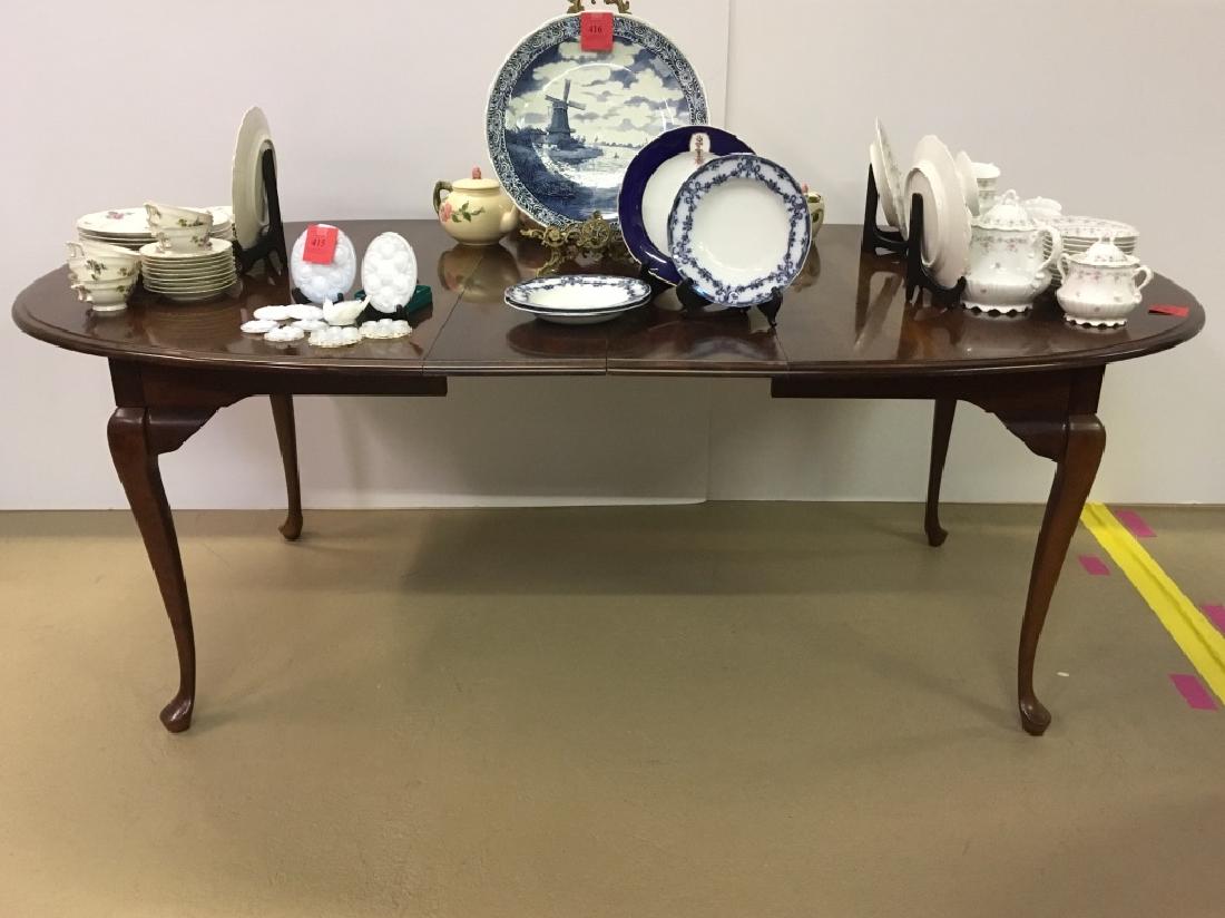 MAHOGANY QUEEN ANNE STYLE DINING TABLE (1 of 8)