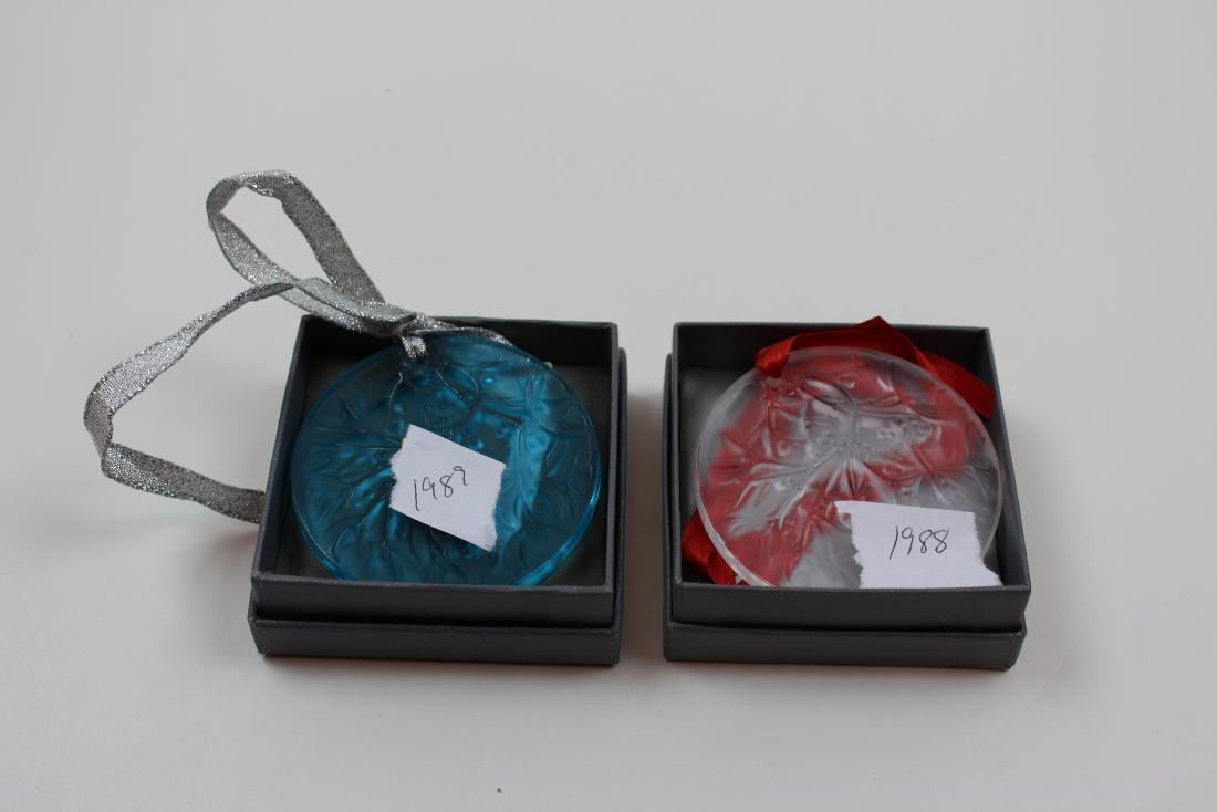 TWO LALIQUE CRYSTAL CHRISTMAS ORNAMENTS (1 of 11)