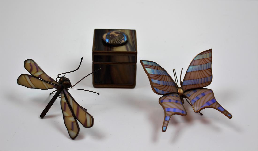 THREE PIECES OF SIGNED DANIEL BOONE ART GLASS (1 of 11)