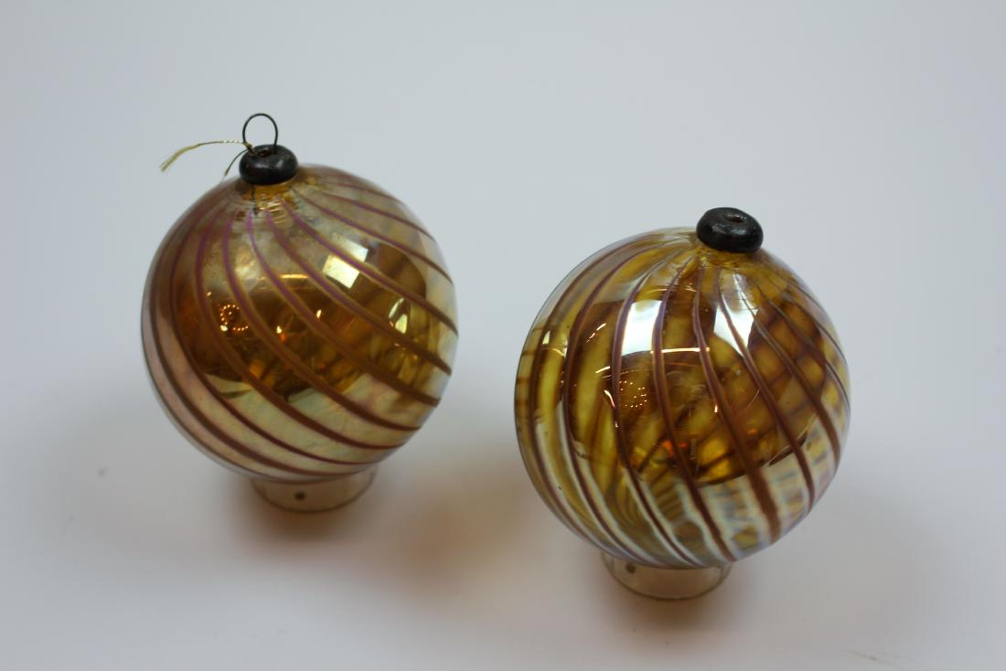 TWO 1982 ZWEIFEL ART GLASS CHRISTMAS ORNAMENTS (1 of 7)