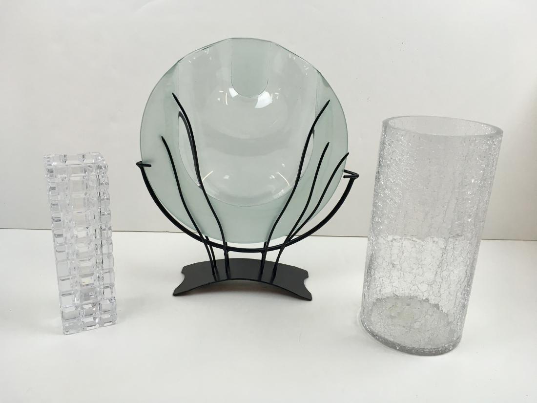 THREE PCS OF DECORATIVE GLASSWARE (1 of 8)
