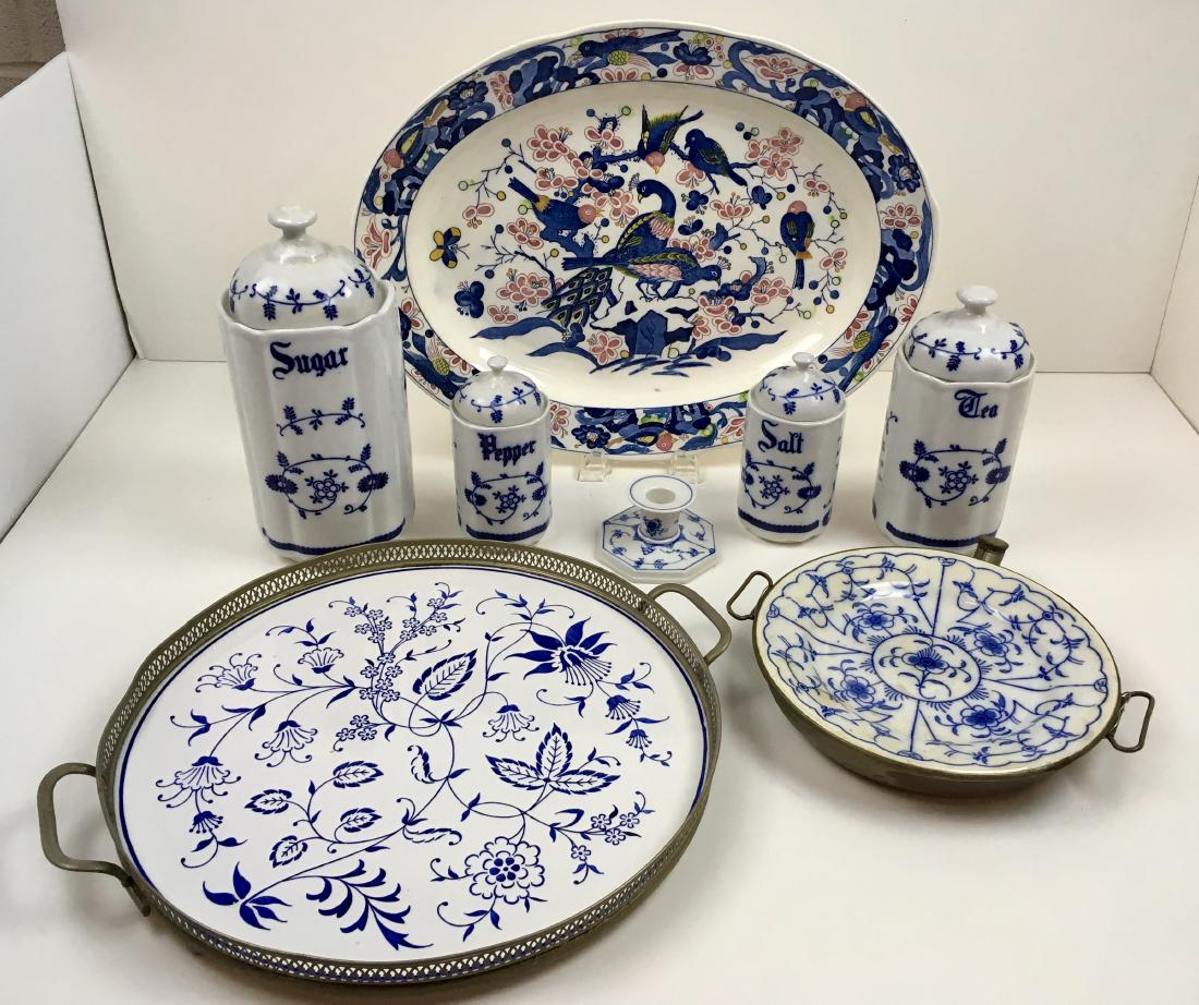 EIGHT PCS OF BLUE AND WHITE PORCELAIN (1 of 12)