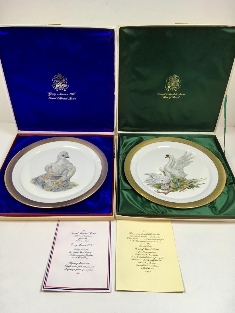 TWO LTD ISSUE BOEHM COLLECTOR PLATES - BIRDS: 2 limited issue collector's plates adapted from sculptures by Edward Marshall Boehm - in original boxes with pamphlets - includes 1973 "Young America 1976" limited issue of 6,000 and 1972 "Bird of Pea