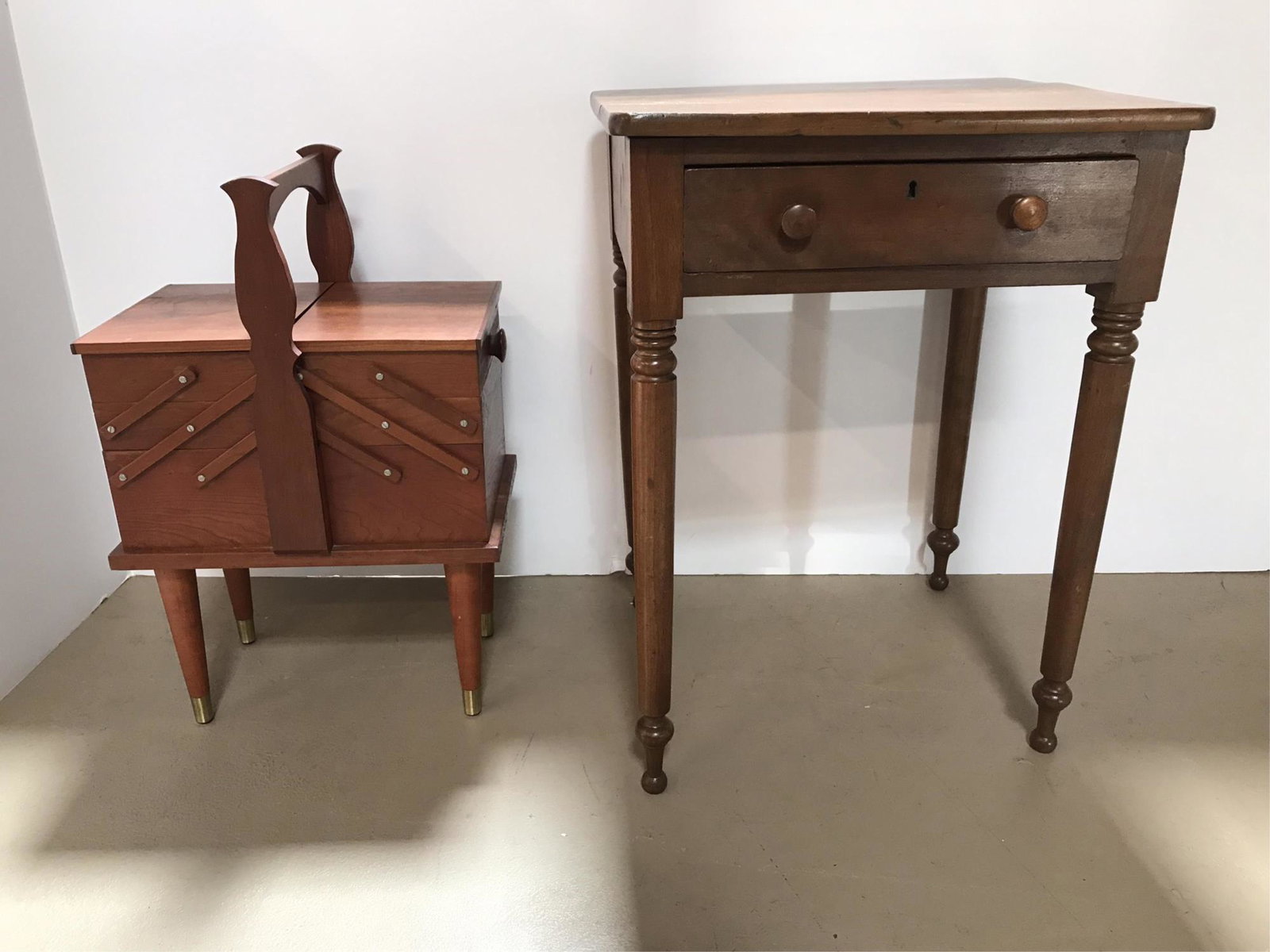Vintage Side Table And Accordion Sewing Box Sep 19 2019