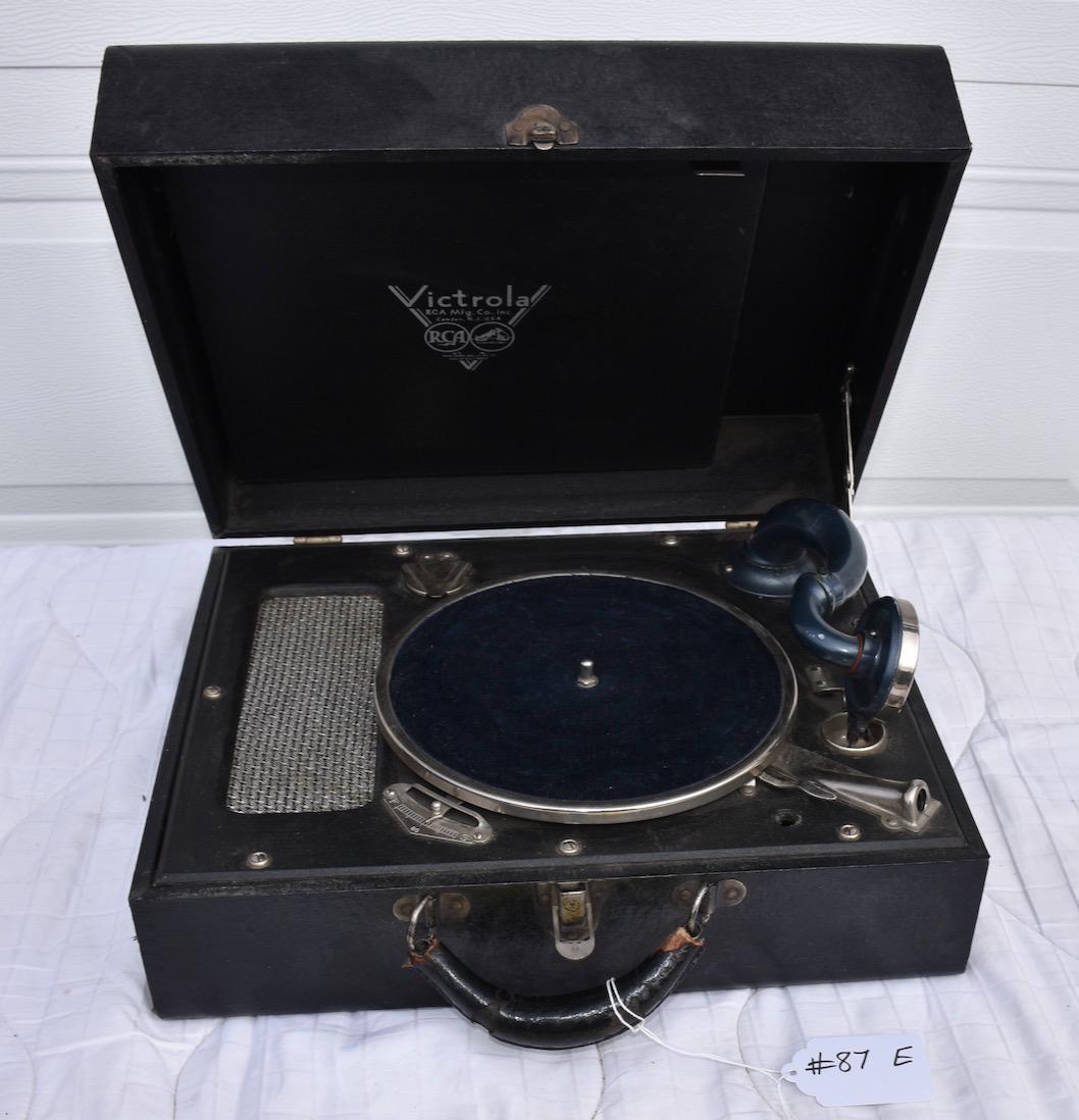 RCA Victrola Suitcase Model Phonograph: RCA Victrola Suitcase Model Phonograph
