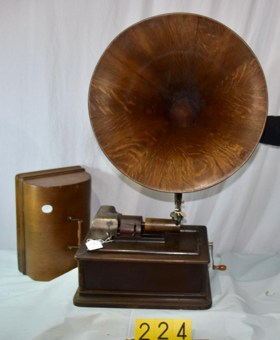 Edison Opera cylinder phonograph: Oak machine with Music Master oak horn. Complete with slide-in reproducer, crank and cover