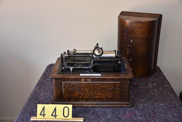 Edison Triumph Model B cylinder phonograph: Has "C" reproducer and crank