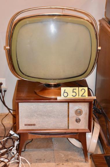 Predicta Tandem Television. Model 4710L.: 21" overall. Manufactured by Philco