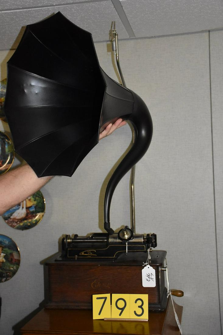 Edison Home cylinder phonograph with cygnet horn: Has an Edison No. 10 black cygnet horn, "C" reproducer, cover, crane and crank