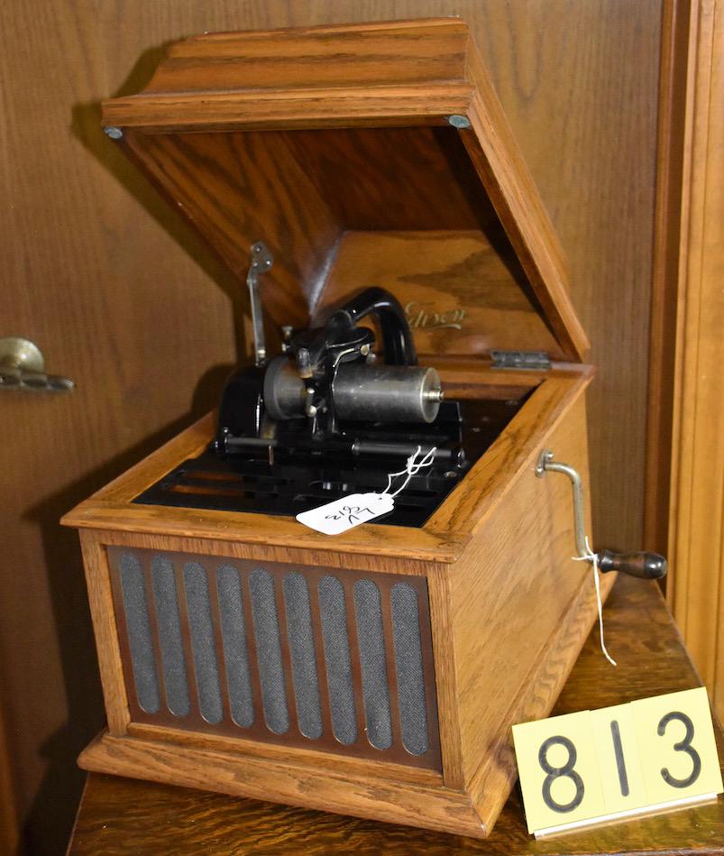 Edison Amberola 30 cylinder phonograph: Oak case. complete