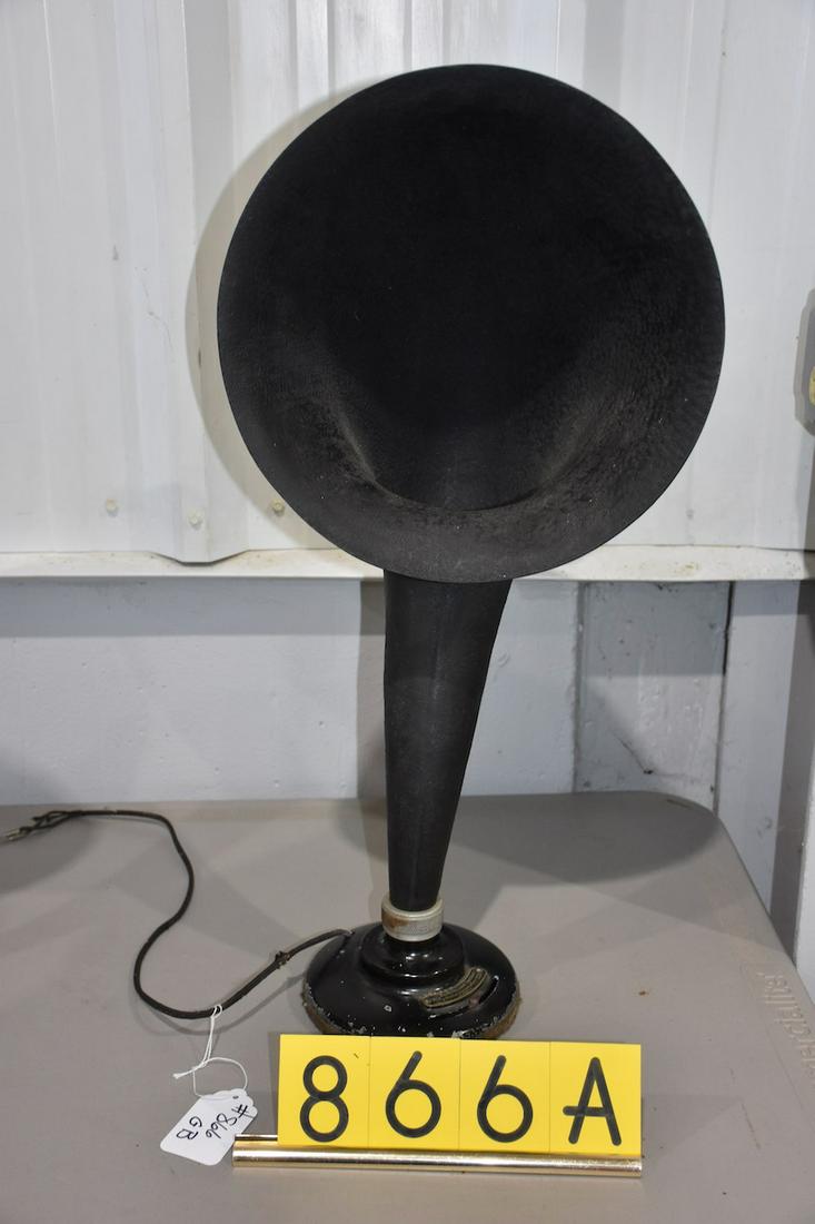 Radiola Loudspeaker, Model UZ1325 radio horn or speaker: Radiola Loudspeaker, Model UZ1325 radio horn or speaker