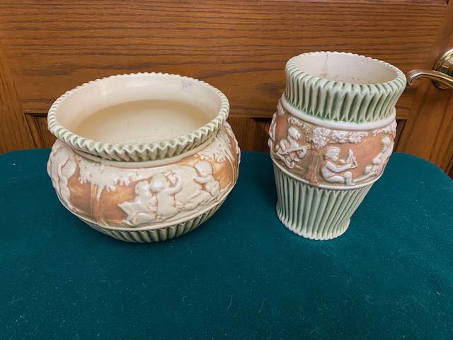 2 Pieces of Roseville Donatello Pottery (1 of 2)