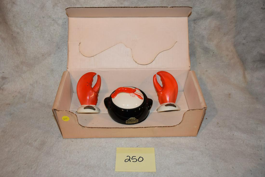 Shawnee Lobster Boxed Set.  Range Set (1 of 2)