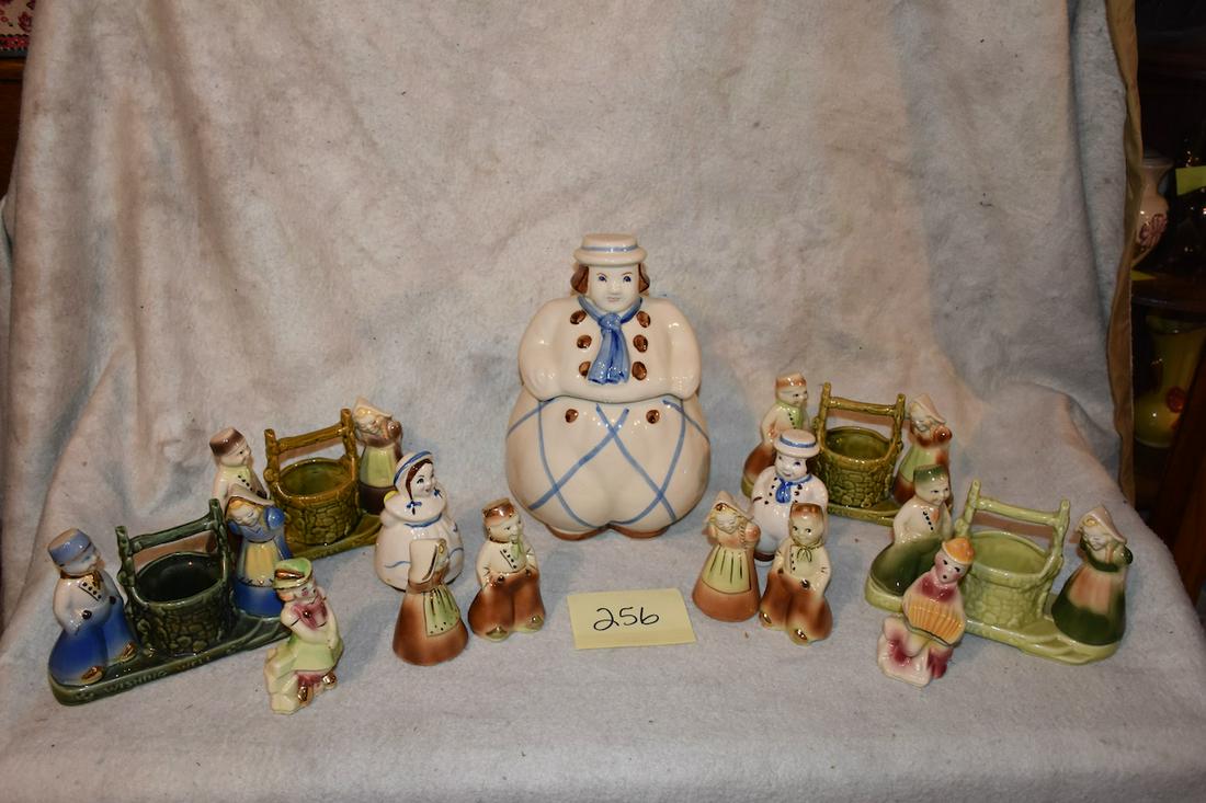 Shawnee Cookie Jars, Planters ,etc. (1 of 1)
